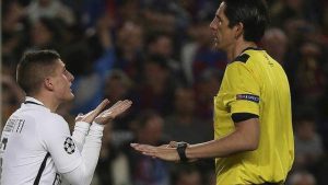 Monde: L’arbitre du match Paris Saint-Germain vs FC Barcelone sera sanctionné